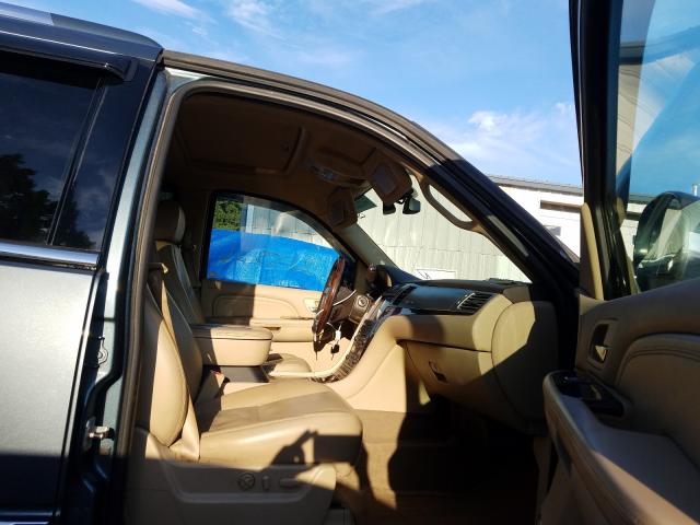 Photo 5 from auction – 2009 CADILLAC ESCALADE H with VIN 1GYFK43589R139847