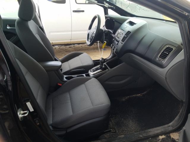 Photo 5 from auction – 2017 KIA FORTE LX with VIN 3KPFK4A78HE143014
