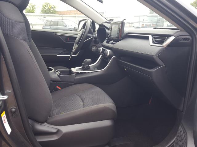 Photo 5 from auction – 2019 TOYOTA RAV4 LE with VIN JTMH1RFV0KD013219