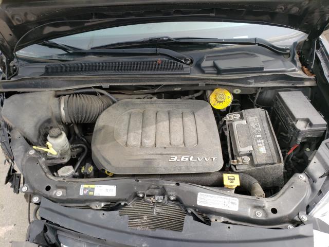 Photo 7 from auction – 2014 CHRYSLER TOWN & COU with VIN 2C4RC1BG2ER311425
