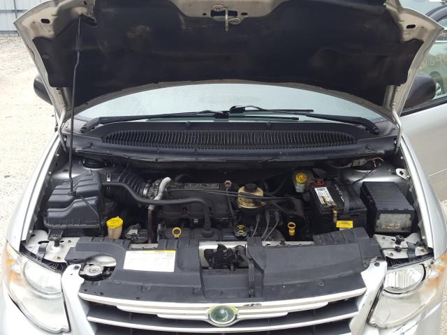 Photo 7 from auction – 2005 CHRYSLER TOWN & COU with VIN 2C4GP44R15R121370