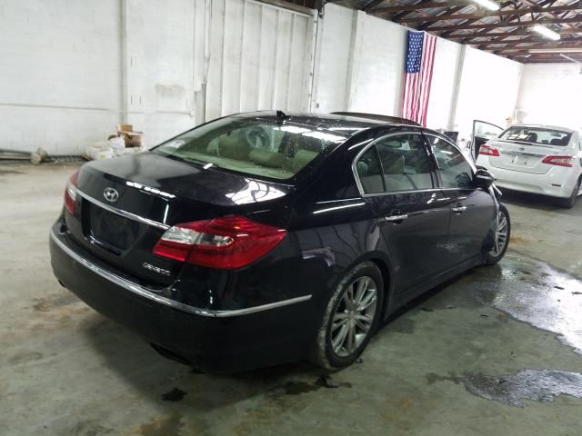 Photo 4 from auction – 2013 HYUNDAI GENESIS 3. with VIN KMHGC4DD2DU248559