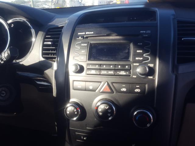 Photo 9 from auction – 2011 KIA SORENTO with VIN 5XYKT3A17BG050092
