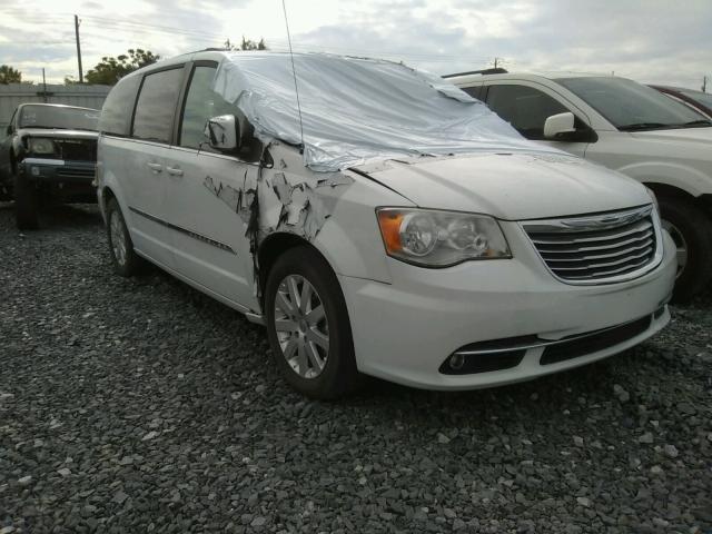 CHRYSLER TOWN & COU 2015 with VIN 2C4RC1BG5FR552686 - Photo from auction