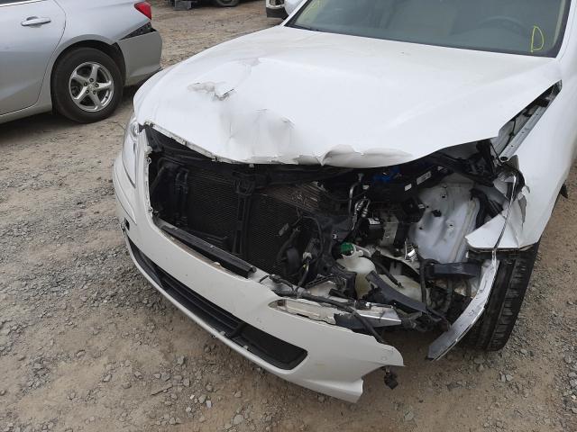 Photo 9 from auction – 2011 HYUNDAI GENESIS 4. with VIN KMHGC4DF3BU141454