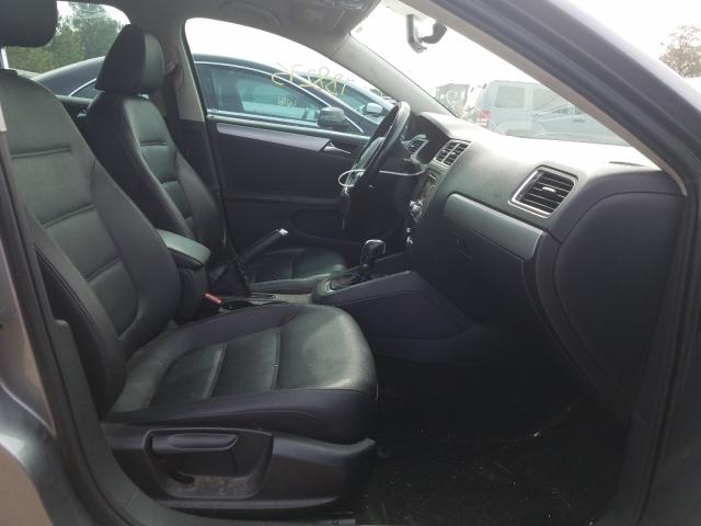 Photo 5 from auction – 2011 VOLKSWAGEN JETTA SEL with VIN 3VWLZ7AJ6BM040471