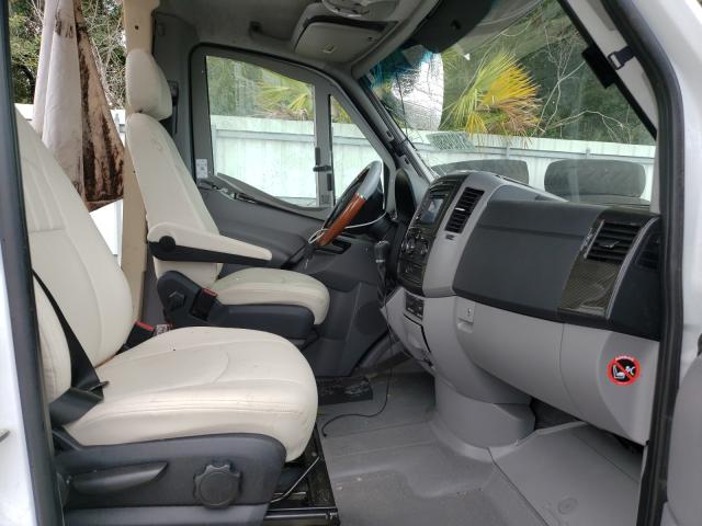Photo 5 from auction – 2015 WINNEBAGO VISTA with VIN WDAPF4CCXF9602390