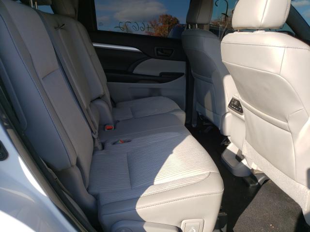 Photo 6 from auction – 2018 TOYOTA HIGHLANDER with VIN 5TDBZRFH7JS831574