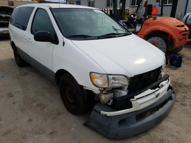 TOYOTA SIENNA LE 1998 with VIN 4T3ZF13C0WU007715 - Photo from auction
