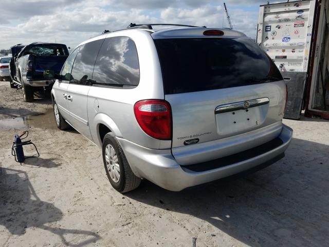 Photo 3 from auction – 2005 CHRYSLER TOWN & COU with VIN 2C4GP44R15R468147