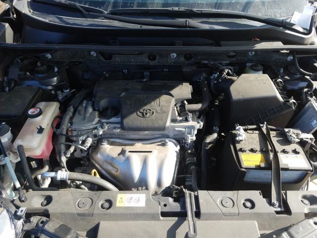 Photo 7 from auction – 2017 TOYOTA RAV4 LE with VIN JTMZFREVXHD099509