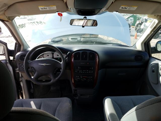 Photo 9 from auction – 2005 CHRYSLER TOWN & COU with VIN 2C4GP44R15R468147