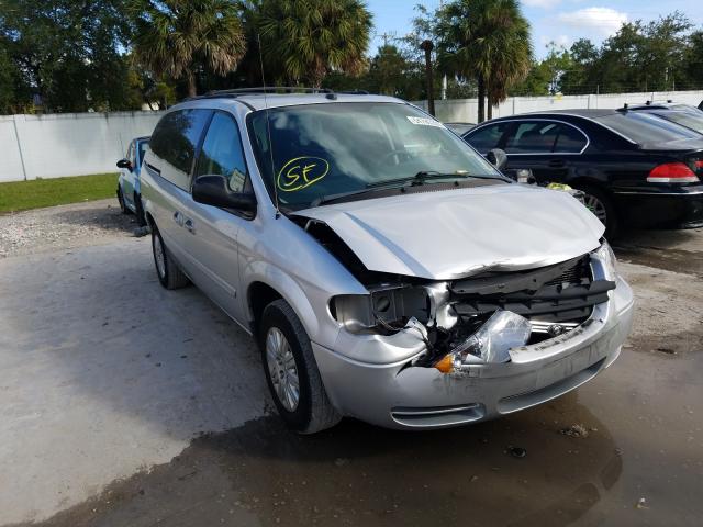 CHRYSLER TOWN & COU 2005 with VIN 2C4GP44R15R468147 - Photo from auction