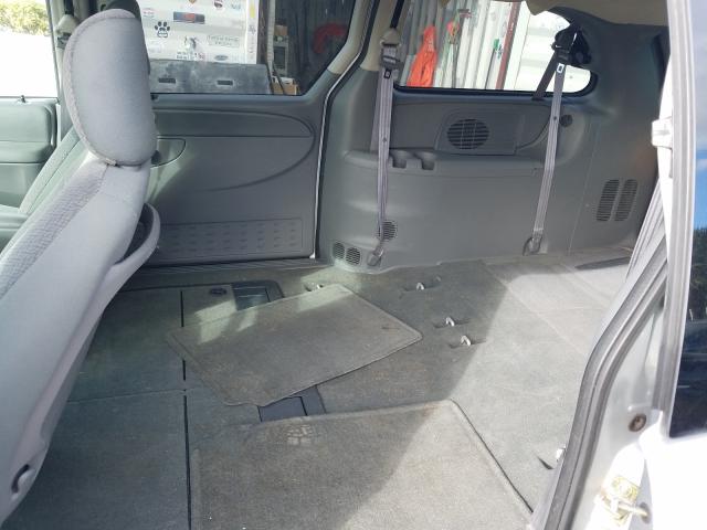Photo 6 from auction – 2005 CHRYSLER TOWN & COU with VIN 2C4GP44R15R468147
