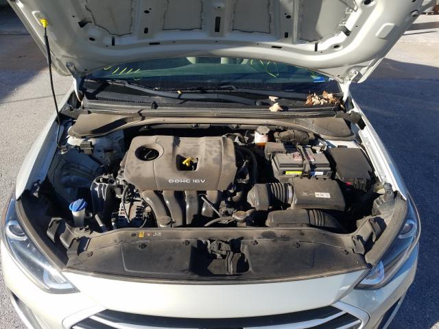 Photo 7 from auction – 2017 HYUNDAI ELANTRA with VIN KMHD74LF2HU096654