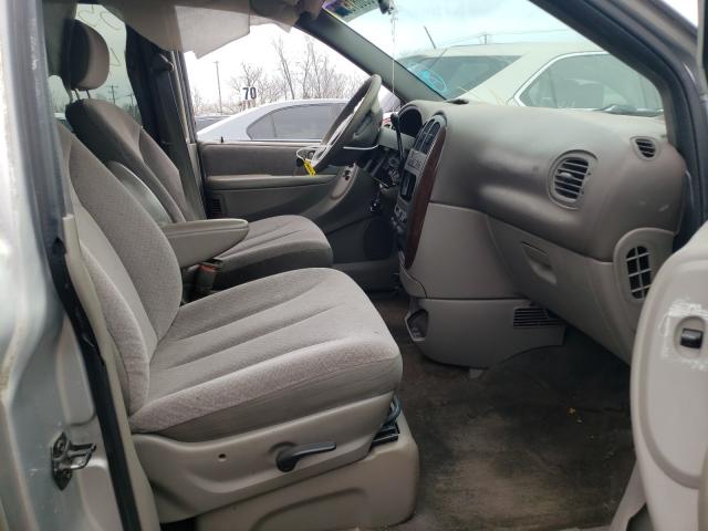 Photo 5 from auction – 2001 CHRYSLER TOWN & COU with VIN 2C8GP44GX1R120483