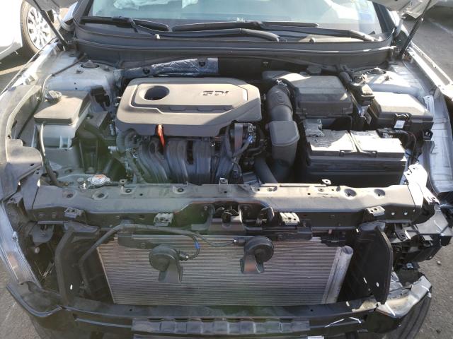 Photo 7 from auction – 2017 HYUNDAI SONATA SE with VIN 5NPE24AF6HH567757