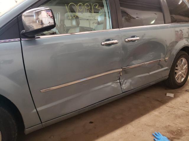 Photo 9 from auction – 2010 CHRYSLER TOWN & COU with VIN 2A4RR7DX3AR322100