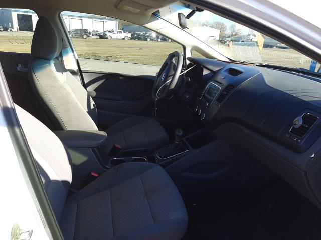 Photo 5 from auction – 2017 KIA FORTE LX with VIN 3KPFK4A77HE071061