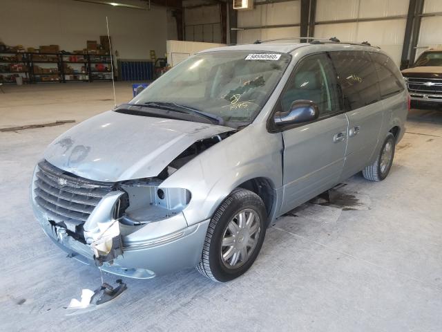 Photo 2 from auction – 2005 CHRYSLER TOWN & COU with VIN 2C4GP64L15R241595