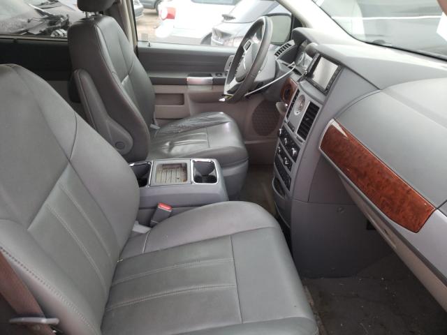 Photo 5 from auction – 2008 CHRYSLER TOWN & COU with VIN 2A8HR54P78R830224