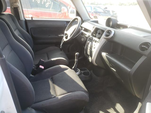 Photo 5 from auction – 2005 TOYOTA SCION XB with VIN JTLKT334050205281