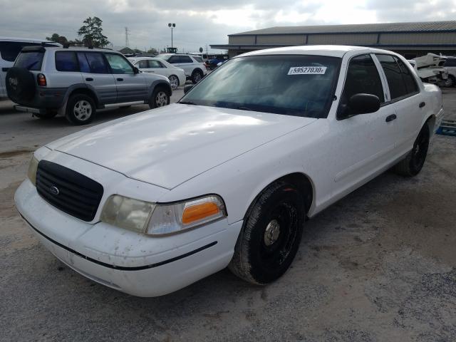 Photo 2 from auction – 2000 FORD CROWN VICT with VIN 2FAFP71W2YX176701