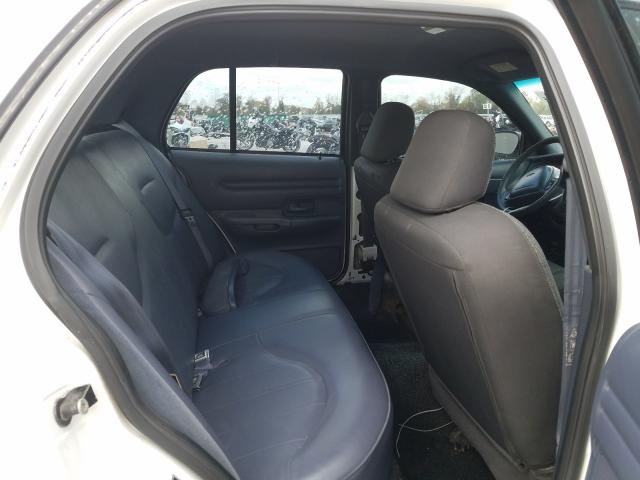 Photo 6 from auction – 2000 FORD CROWN VICT with VIN 2FAFP71W2YX176701