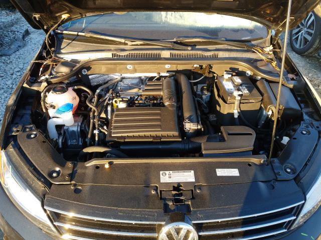 Photo 7 from auction – 2018 VOLKSWAGEN JETTA S with VIN 3VW2B7AJ6JM234092