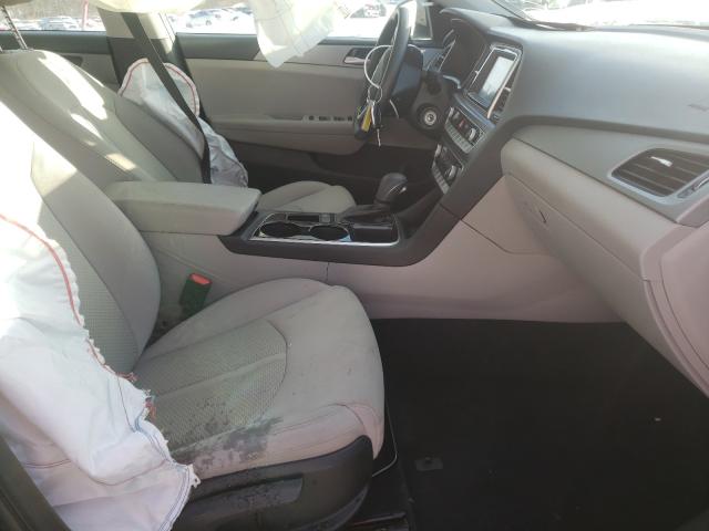 Photo 5 from auction – 2019 HYUNDAI SONATA SE with VIN 5NPE24AF5KH768749