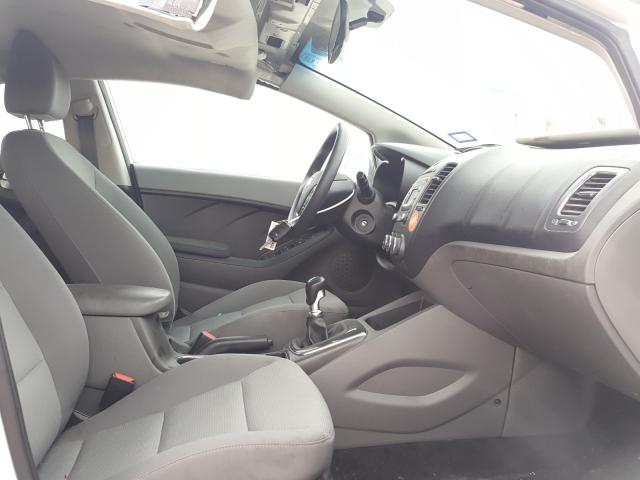 Photo 5 from auction – 2017 KIA FORTE LX with VIN 3KPFK4A71HE047905
