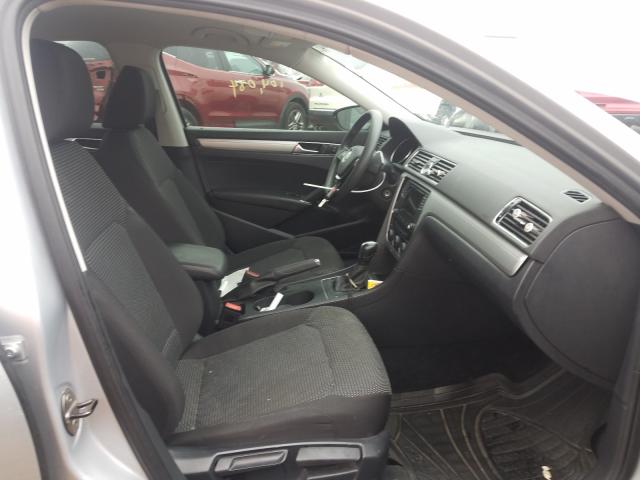 Photo 5 from auction – 2016 VOLKSWAGEN PASSAT with VIN 1VWAT7A3XGC057289