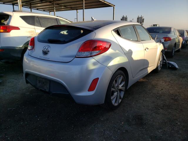 Photo 4 from auction – 2017 HYUNDAI VELOSTER with VIN KMHTC6AD5HU308337