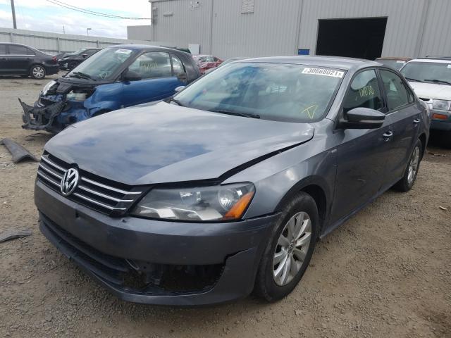 Photo 2 from auction – 2015 VOLKSWAGEN PASSAT S with VIN 1VWAT7A36FC043209