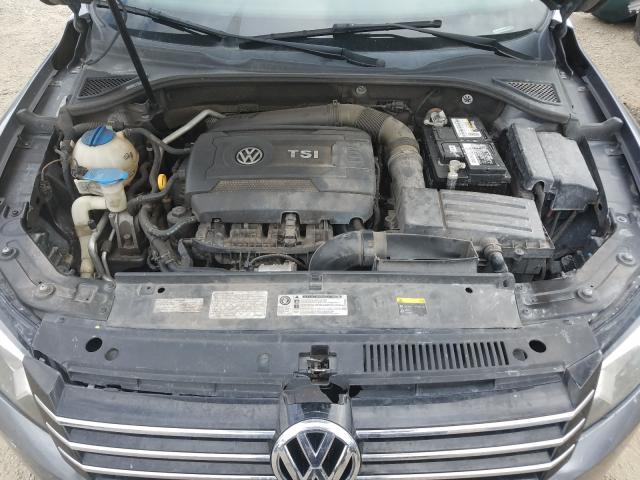Photo 7 from auction – 2015 VOLKSWAGEN PASSAT S with VIN 1VWAT7A36FC043209