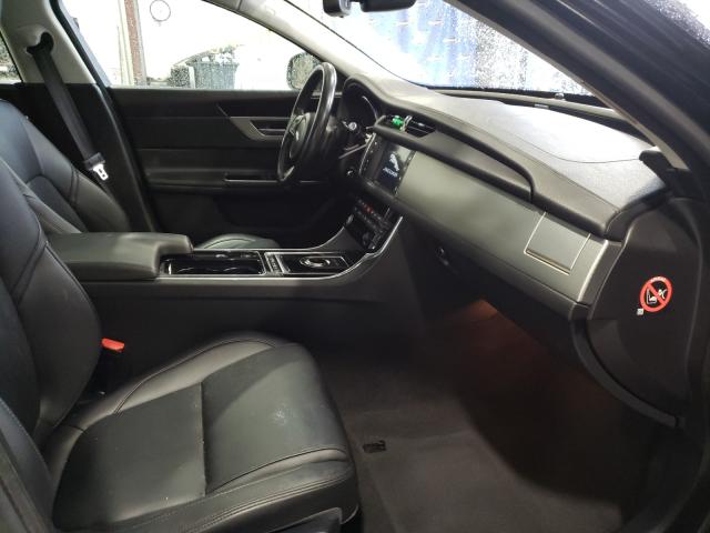 Photo 5 from auction – 2017 JAGUAR XF PREMIUM with VIN SAJBD4BV9HCY32090