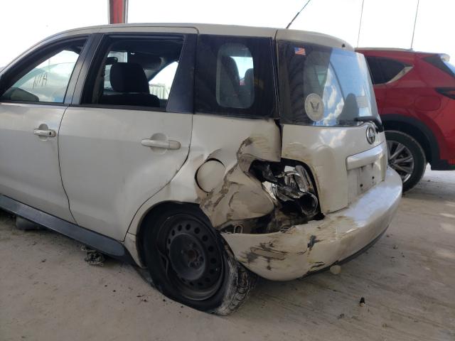 Photo 9 from auction – 2005 TOYOTA SCION XA with VIN JTKKT624X50081401