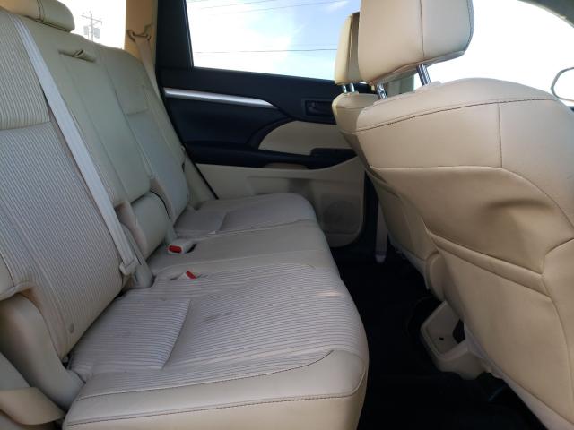 Photo 6 from auction – 2016 TOYOTA HIGHLANDER with VIN 5TDBKRFH7GS346705