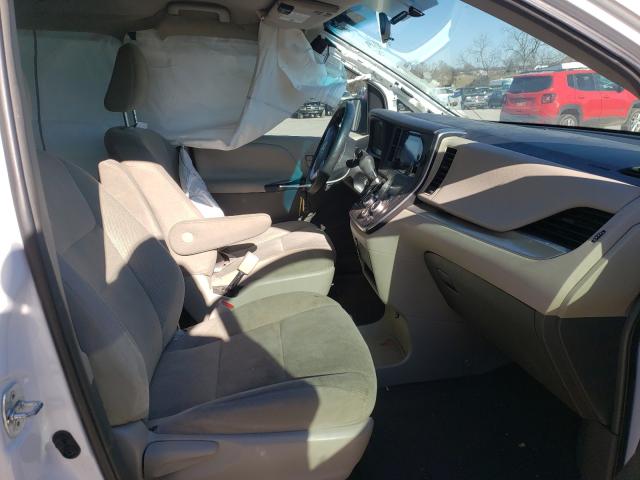 Photo 5 from auction – 2015 TOYOTA SIENNA with VIN 5TDZK3DC3FS597755