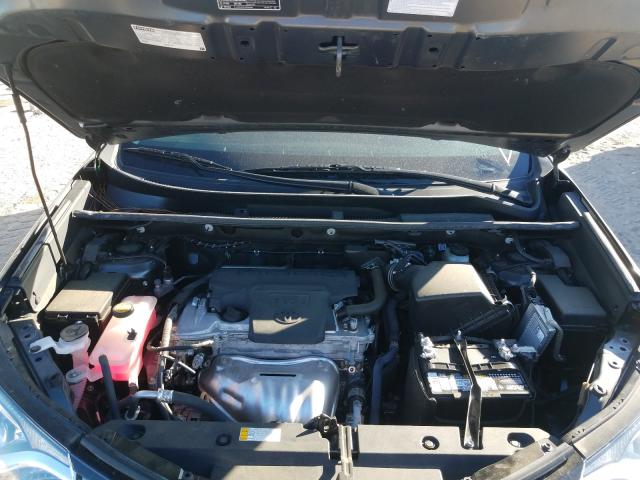 Photo 7 from auction – 2018 TOYOTA RAV4 LE with VIN 2T3ZFREV6JW458024