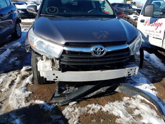 Photo 9 from auction – 2015 TOYOTA HIGHLANDER with VIN 5TDZARFH7FS012321