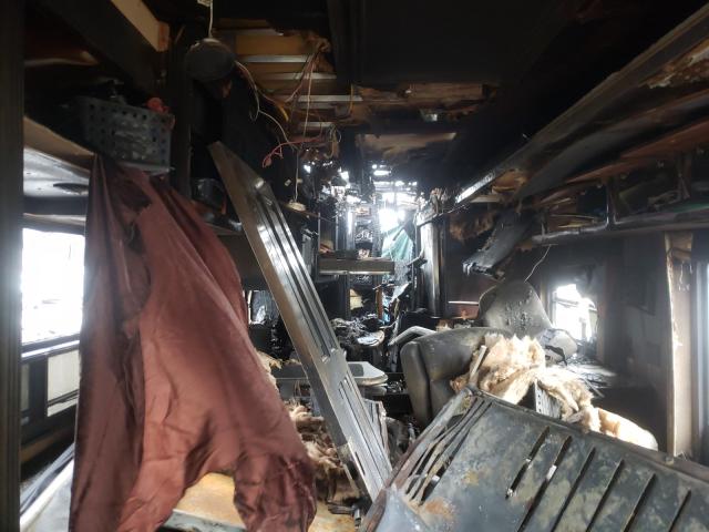 Photo 6 from auction – 2015 FREIGHTLINER CHASSIS XC with VIN 4UZFCHCY8FCGP9801