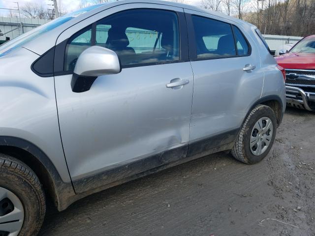 Photo 9 from auction – 2017 CHEVROLET TRAX LS with VIN 3GNCJKSB8HL278817