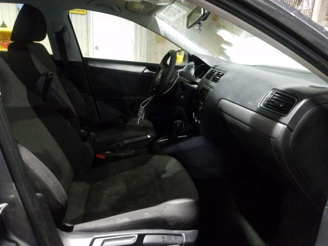 Photo 5 from auction – 2017 VOLKSWAGEN JETTA S with VIN 3VW2B7AJ5HM408499