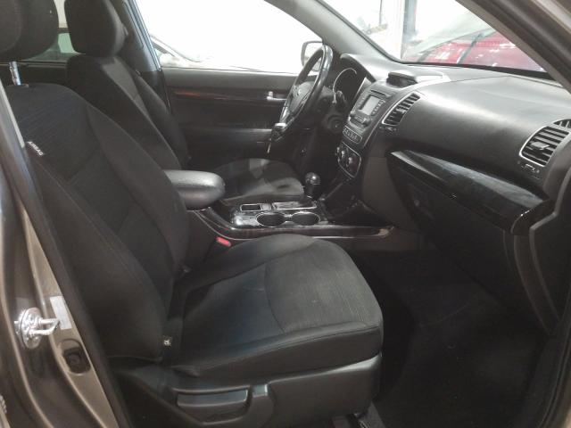 Photo 5 from auction – 2014 KIA SORENTO LX with VIN 5XYKTCA65EG500712