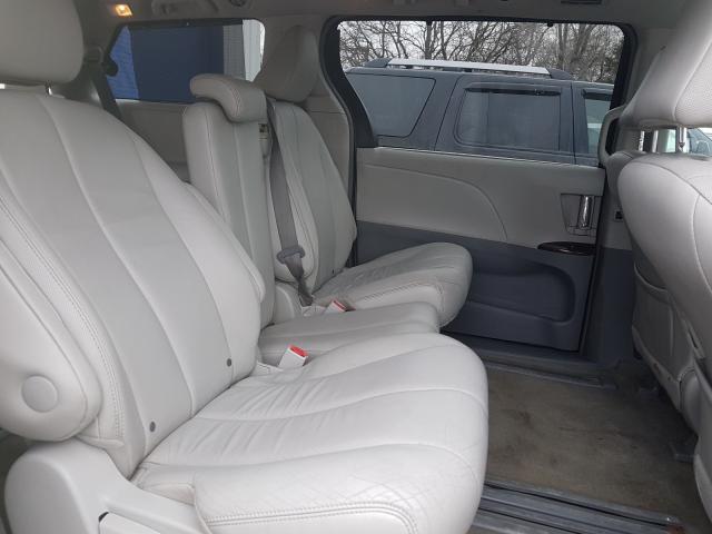 Photo 6 from auction – 2013 TOYOTA SIENNA XLE with VIN 5TDYK3DC6DS285342