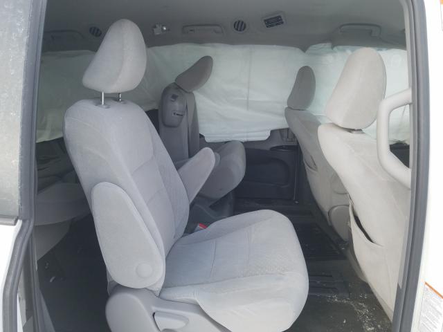 Photo 6 from auction – 2017 TOYOTA SIENNA LE with VIN 5TDKZ3DC1HS776697