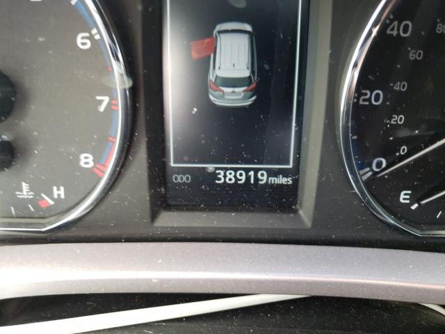 Photo 8 from auction – 2017 TOYOTA RAV4 LIMIT with VIN JTMYFREV3HJ712387