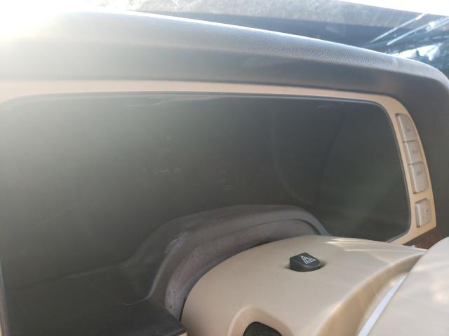 Photo 8 from auction – 2005 LINCOLN NAVIGATOR with VIN 5LMFU28565LJ10821