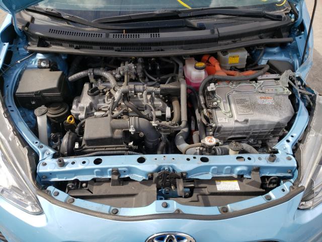 Photo 7 from auction – 2016 TOYOTA PRIUS C with VIN JTDKDTB32G1590387